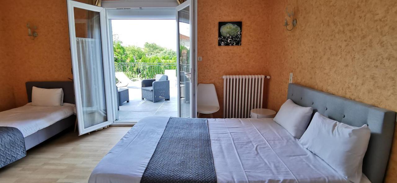 Hotel Du Commerce Chez Stephane Roumazières Eksteriør bilde